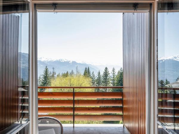 Chez Elsy - Crans-Sapins : photo 5 de la chambre chambre lits jumeaux avec balcon