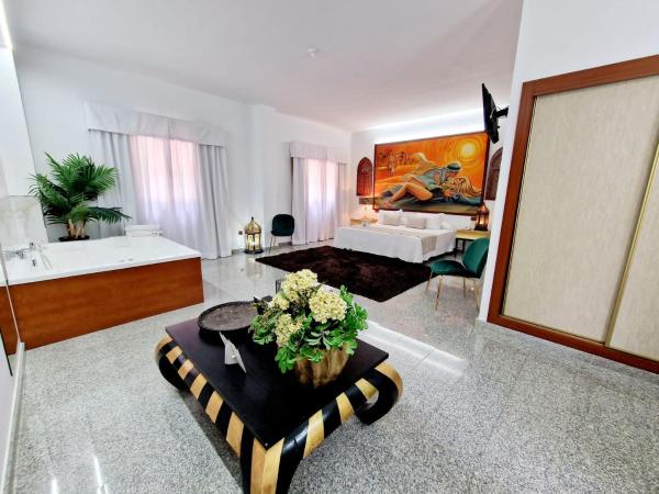 Hotel Plaza Del Castillo : photo 4 de la chambre suite avec jacuzzi