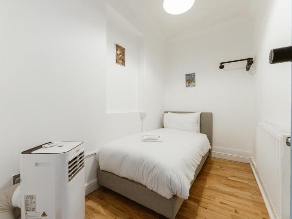 Great Rooms in Stepney Green Station - 12 : photo 5 de la chambre chambre simple avec salle de bains commune