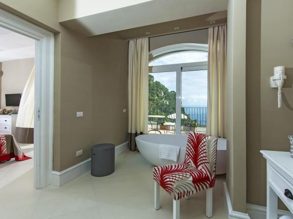 Hotel Della Piccola Marina : photo 3 de la chambre suite avec terrasse - vue sur mer