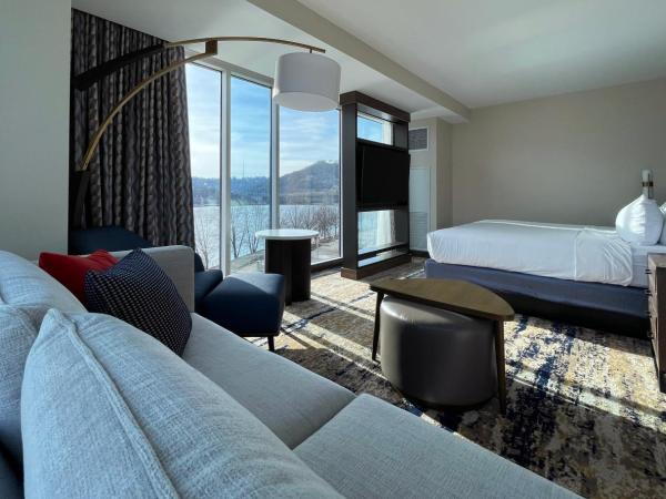 The Landing Hotel at Rivers Casino Pittsburgh : photo 2 de la chambre suite