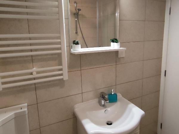 Comfort Rooms Remiza : photo 10 de la chambre chambre double avec salle de bains commune