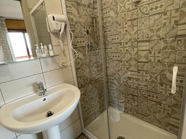 Ce sta 'o mar for : photo 1 de la chambre chambre triple avec salle de bains privative