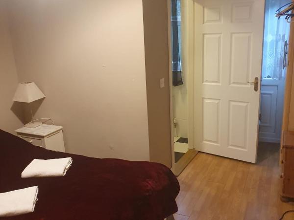 John Street Guest House : photo 3 de la chambre chambre double avec salle de bains privative