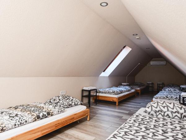Végvári Hotel Eger : photo 1 de la chambre dortoir mixte
