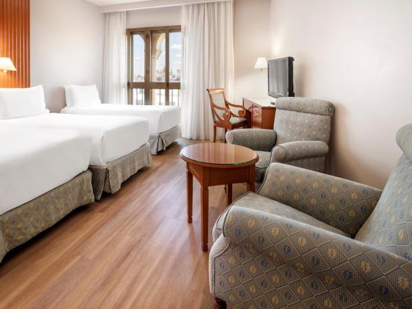 Exe Sevilla Macarena : photo 7 de la chambre chambre familiale