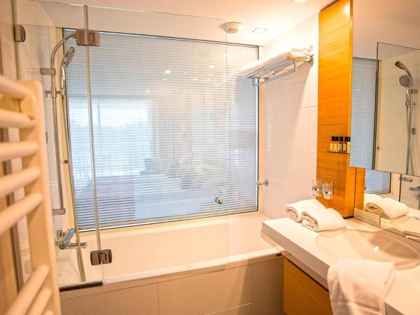 Le Churchill Hôtel & Spa : photo 4 de la chambre chambre double privilège avec balcon - vue sur mer