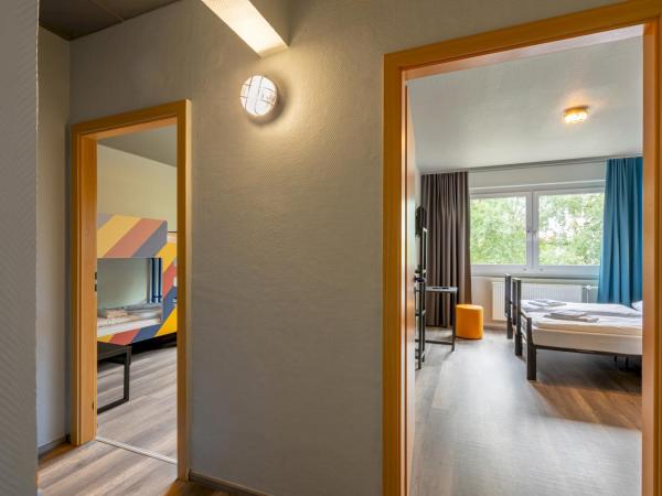 a&o Berlin Kolumbus : photo 3 de la chambre chambre 6 lits 