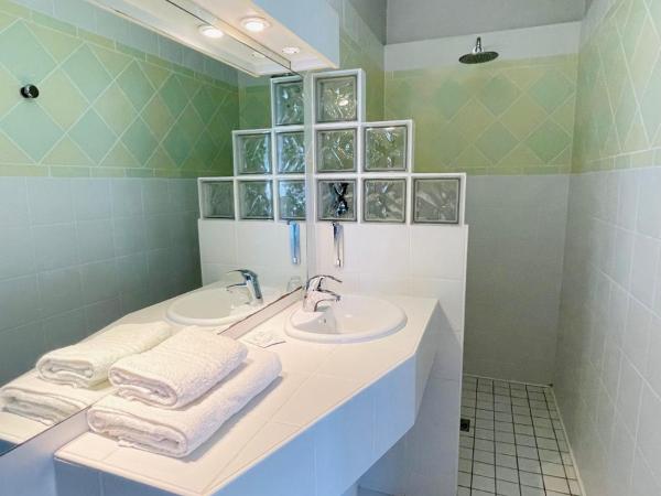 Hostellerie De Bretonnière - Groupe Logis Hotels : photo 8 de la chambre chambre standard (1 à 2 personnes)