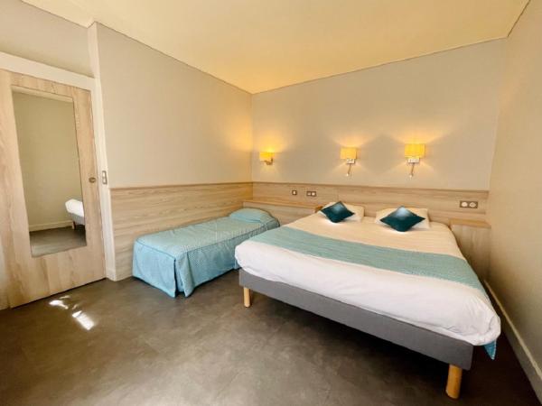 Hostellerie De Bretonnière - Groupe Logis Hotels : photo 3 de la chambre chambre triple (2 adultes & 1 enfant)