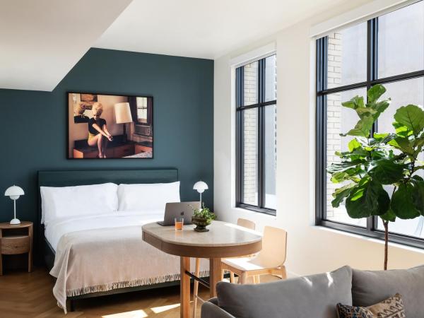 ROOST Detroit : photo 9 de la chambre studio lit king-size