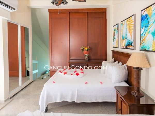 2 Story Oceanfront Penthouses on Cancun Beach! : photo 6 de la chambre penthouse