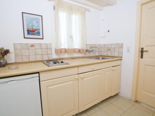 Villa Margarita : photo 5 de la chambre studio double - vue sur jardin