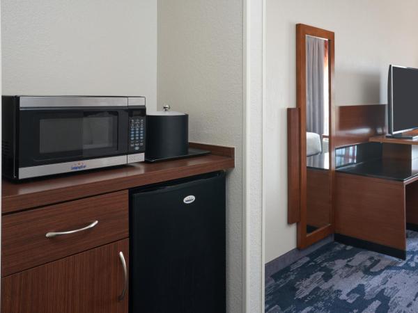 Fairfield Inn & Suites by Marriott Orlando International Drive/Convention Center : photo 5 de la chambre suite lit king-size exécutive