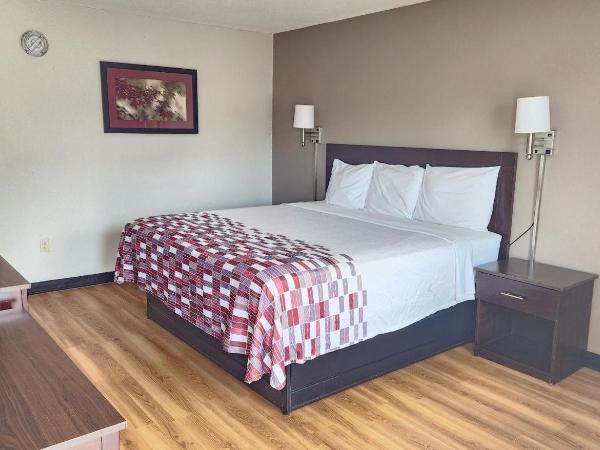 Red Roof Inn Memphis - Airport : photo 4 de la chambre chambre lit king-size supérieure - non-fumeurs