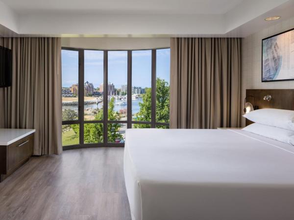 Delta Hotels by Marriott Victoria Ocean Pointe Resort : photo 3 de la chambre suite 1 chambre 1 lit king-size avec canapé-lit - vue sur eau