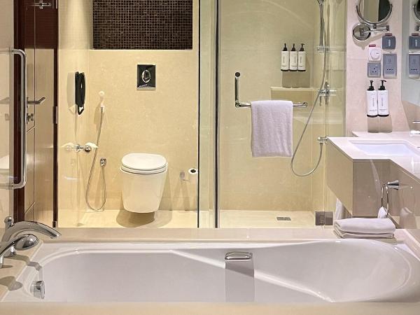 Crowne Plaza Kochi, an IHG Hotel : photo 6 de la chambre chambre lit king-size standard - accessible aux personnes à mobilité réduite