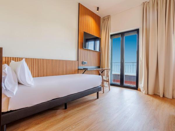 Hotel Acta Madfor : photo 7 de la chambre chambre triple confort