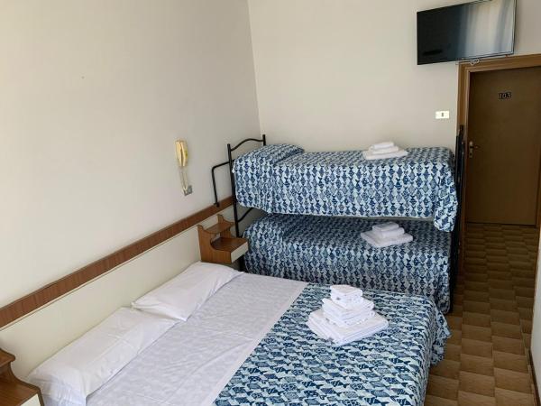 Hotel Estense : photo 3 de la chambre chambre familiale