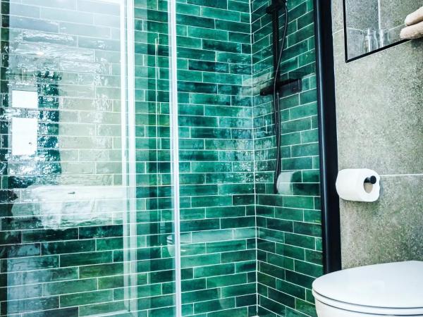 Failte Hotel : photo 1 de la chambre chambre simple avec salle de bains 