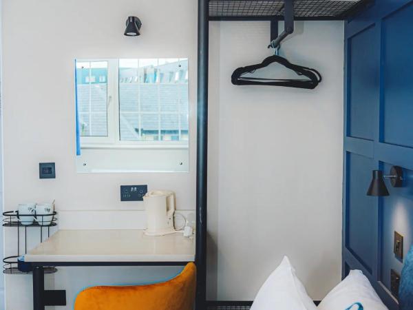 Failte Hotel : photo 2 de la chambre chambre simple avec salle de bains 