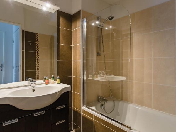 Lagrange Vacances Les Terrasses des Embiez : photo 8 de la chambre appartement 1 chambre (4 adultes)