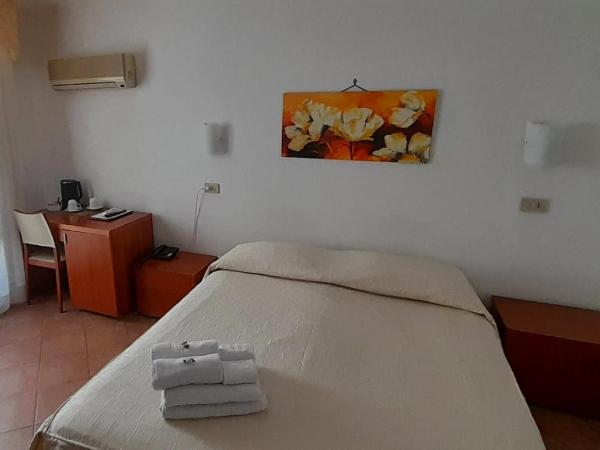 Hotel Tonic : photo 3 de la chambre chambre double ou lits jumeaux Économique