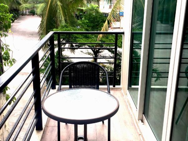 Access Inn Pattaya : photo 4 de la chambre chambre lit king-size