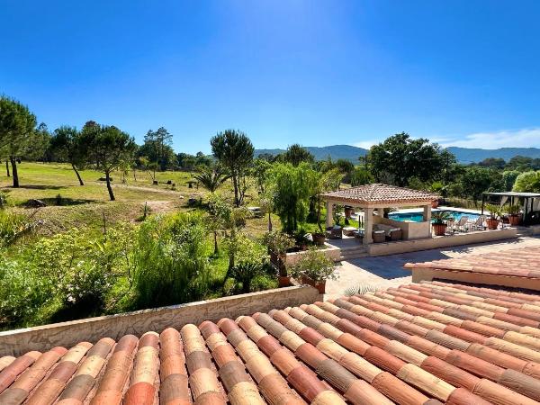 Villa La Source 83 - room close to St Tropez : photo 7 de la chambre chambre familiale standard