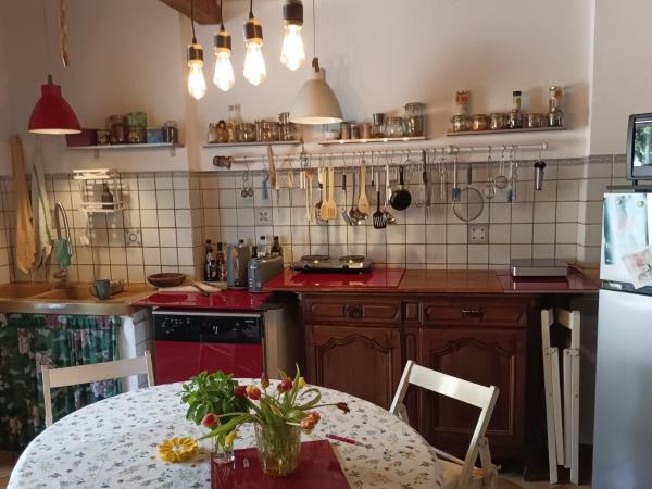Maison Arelate : photo 8 de la chambre chambre double - vue sur jardin
