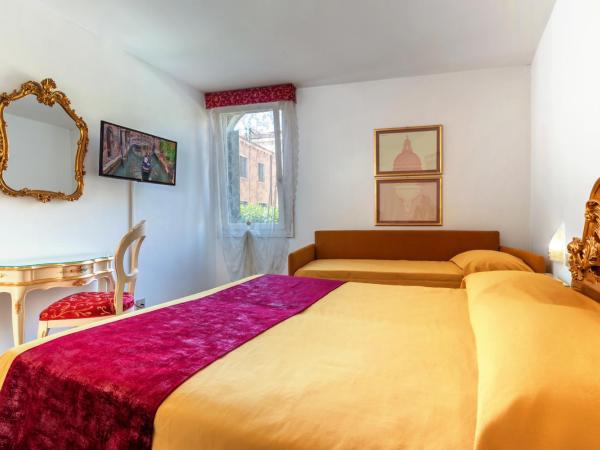 Hotel Casa Boccassini : photo 3 de la chambre chambre triple classique