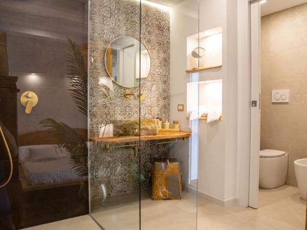 Amelia Apts & Rooms : photo 9 de la chambre chambre double avec patio