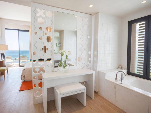 La Badira - Adult Only : photo 7 de la chambre suite légende avec piscine privée - 3ème Étage