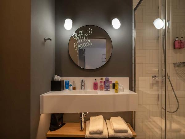 Moxy Sion : photo 3 de la chambre chambre lit queen-size deluxe moxy