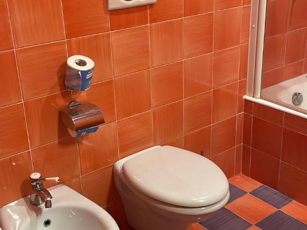 Hotel Minerva : photo 2 de la chambre chambre double ou lits jumeaux - annexe