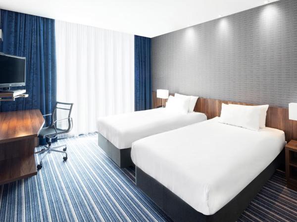 Holiday Inn Express Amsterdam Arena Towers, an IHG Hotel : photo 3 de la chambre chambre lits jumeaux standard