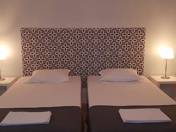 Hostel A Casa da Árvore : photo 2 de la chambre chambre double avec salle de bains privative extérieure