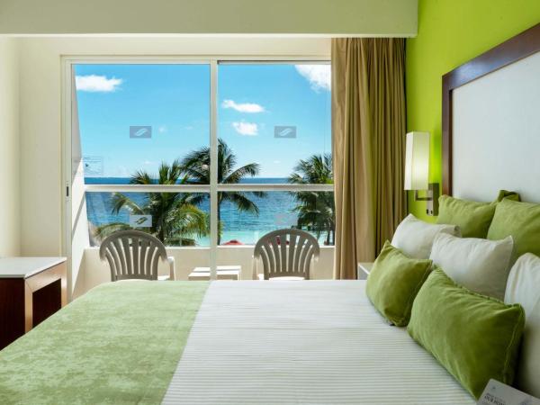 Cancun Bay All Inclusive Hotel : photo 3 de la chambre chambre supérieure avec vue sur l'océan