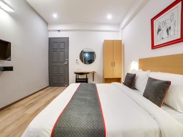 Townhouse Unitech Cyber Park Gurgaon Near Omaxe Celebration Mall : photo 8 de la chambre chambre triple classique