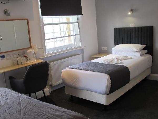 Alhambra Hotel : photo 6 de la chambre chambre triple