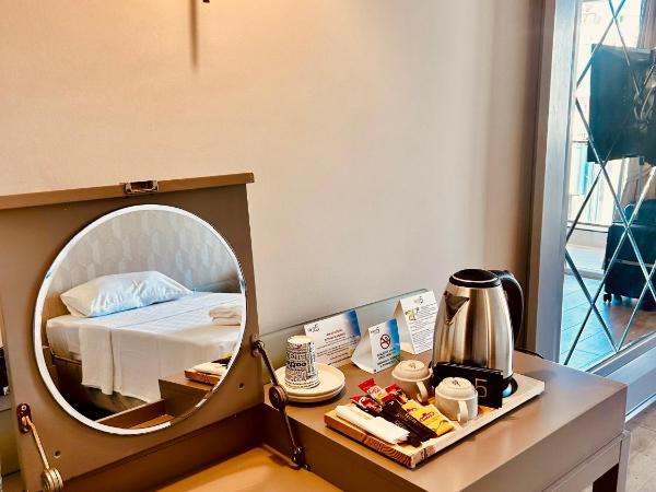 FİFTY5 SUİTE HOTEL : photo 4 de la chambre chambre triple avec vue