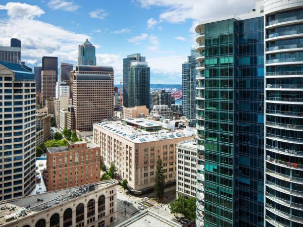 The Westin Seattle : photo 3 de la chambre chambre premium avec lit king-size et canapé-lit - vue sur ville
