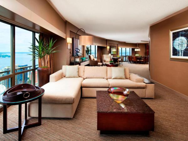 The Westin Seattle : photo 8 de la chambre suite de luxe 1 chambre lit king-size - vue sur eau - dernier Étage