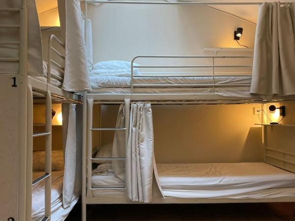 Nomad Cave : photo 1 de la chambre lit dans dortoir mixte de 14 lits