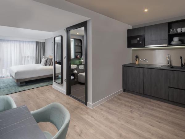 Residence Inn by Marriott Manchester Piccadilly : photo 10 de la chambre suite 1 chambre lit king-size avec canapé-lit
