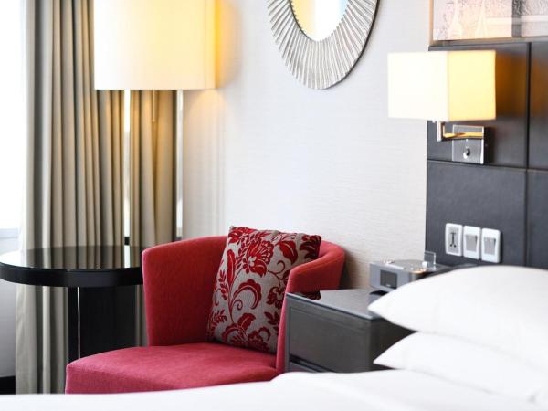 Bangkok Marriott Hotel Sukhumvit : photo 2 de la chambre chambre exécutive avec lit king-size et accès au salon exécutif