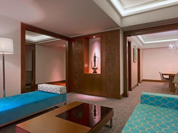 Le Meridien Jakarta : photo 4 de la chambre suite présidentielle 2 chambres avec accès au salon club