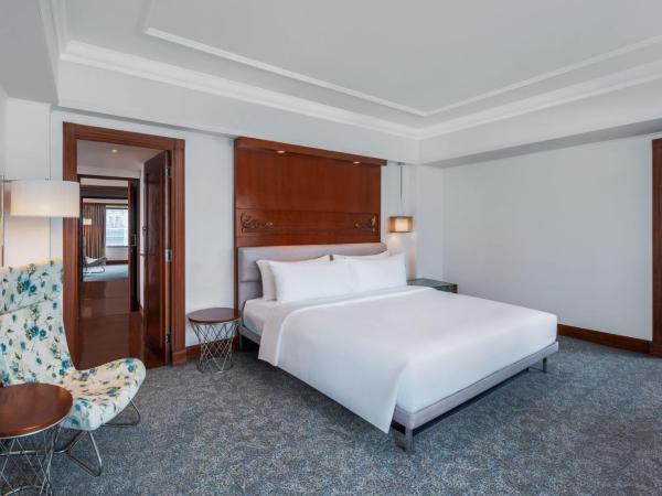 Le Meridien Jakarta : photo 3 de la chambre suite présidentielle 2 chambres avec accès au salon club