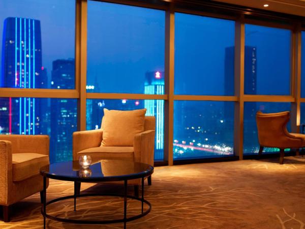 Sheraton Shenzhen Futian Hotel, Close to Metro Station, Shenzhen Futian Convention & Exhibition Centre, Futian Railway Station : photo 7 de la chambre chambre lit king-size exécutive supérieure - Étage club - 1 lit king-size