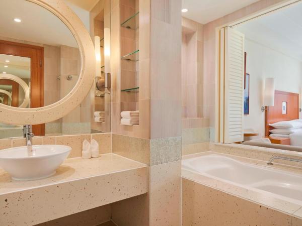 Sheraton Sanya Yalong Bay Resort : photo 2 de la chambre chambre lit king-size deluxe - vue directe sur océan